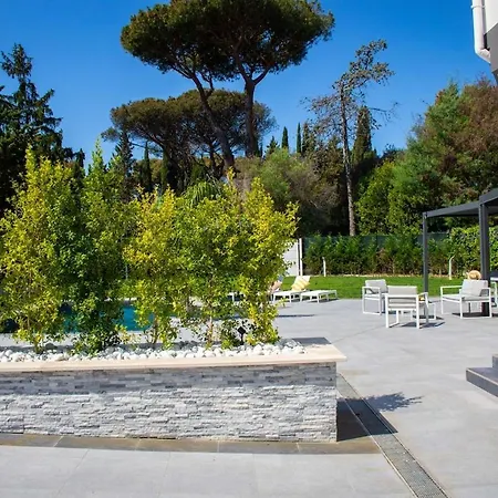 Isabel Con Piscina Moderna E Area Benessere *