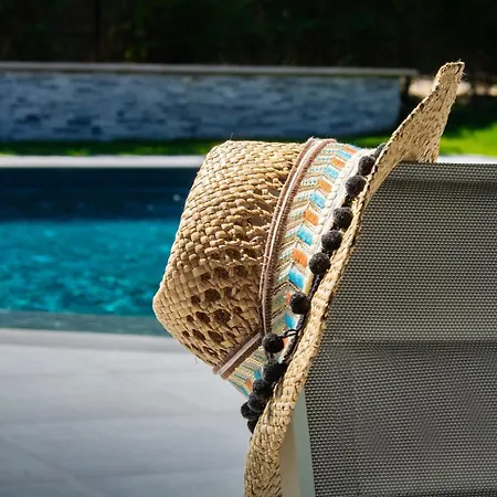 Isabel Con Piscina Moderna E Area Benessere Pousada