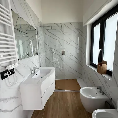 Isabel Con Piscina Moderna E Area Benessere فيلة روما