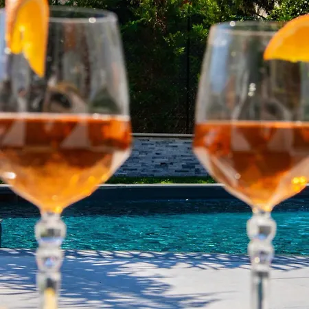 Villa Isabel Con Piscina Moderna E Area Benessere Rome